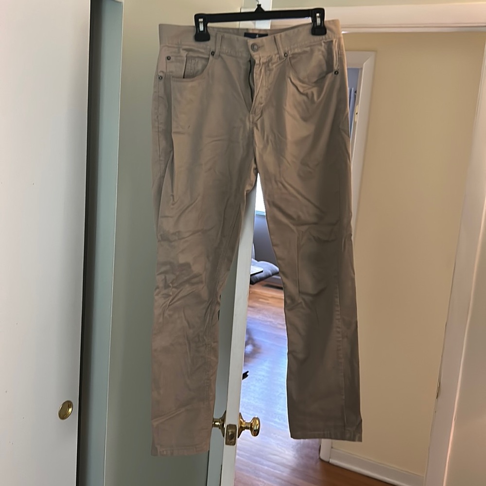 Men’s khakis sized 32 waste